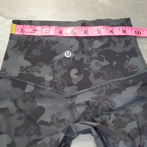 Lululemon Align High-Rise Pant 24". Hidden Heritage Lace Black Multi. Nulu. 2. - Picture 6 of 12